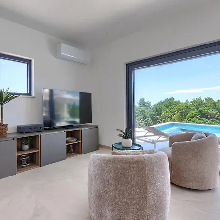 Florinda By Interhome *