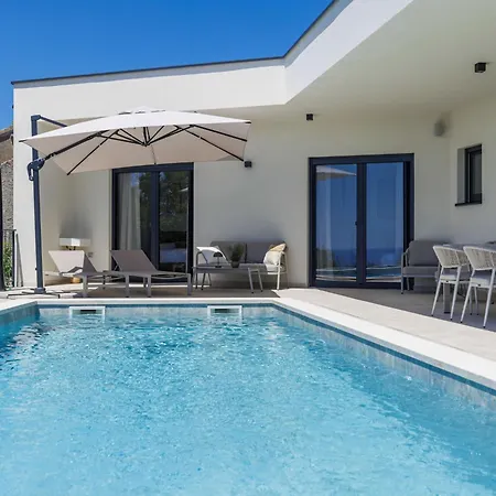 Florinda By Interhome *