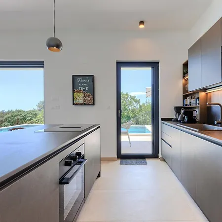 Florinda By Interhome *