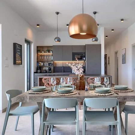 Florinda By Interhome *