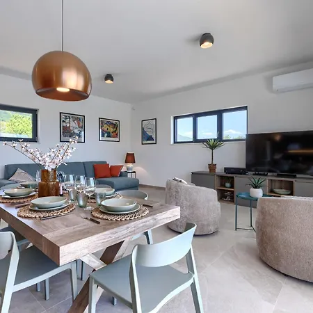 Florinda By Interhome Villa *